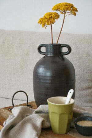 Keramik Vase mit Henkeln im Retrostil Braun Landhausküche Dekoration